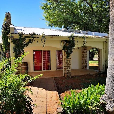 Kalahari Farmhouse, Namibia Мариенталь Экстерьер фото